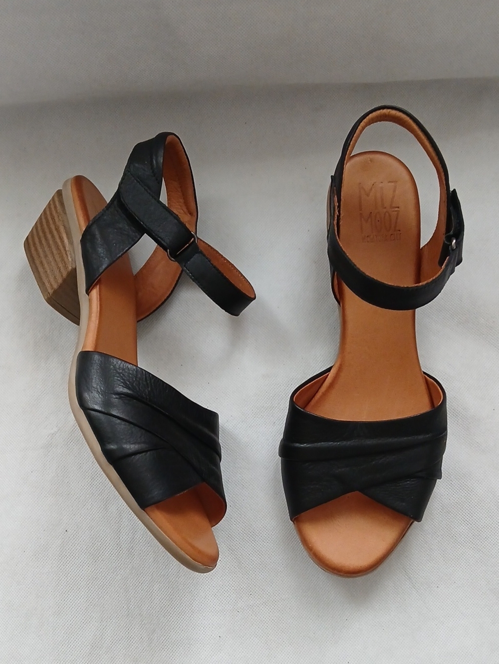 Miz Mooz Womens 41 Kacie Black Leather Sandals Crossover Ankle Strap Block Heel